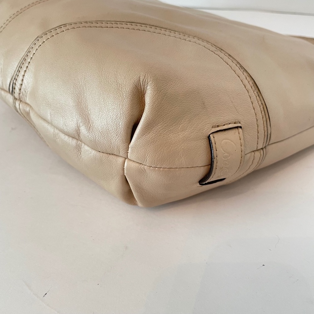 Coach Leather Beige Shoulder Hobo purple lining Hand Bag - Picture 8 of 16